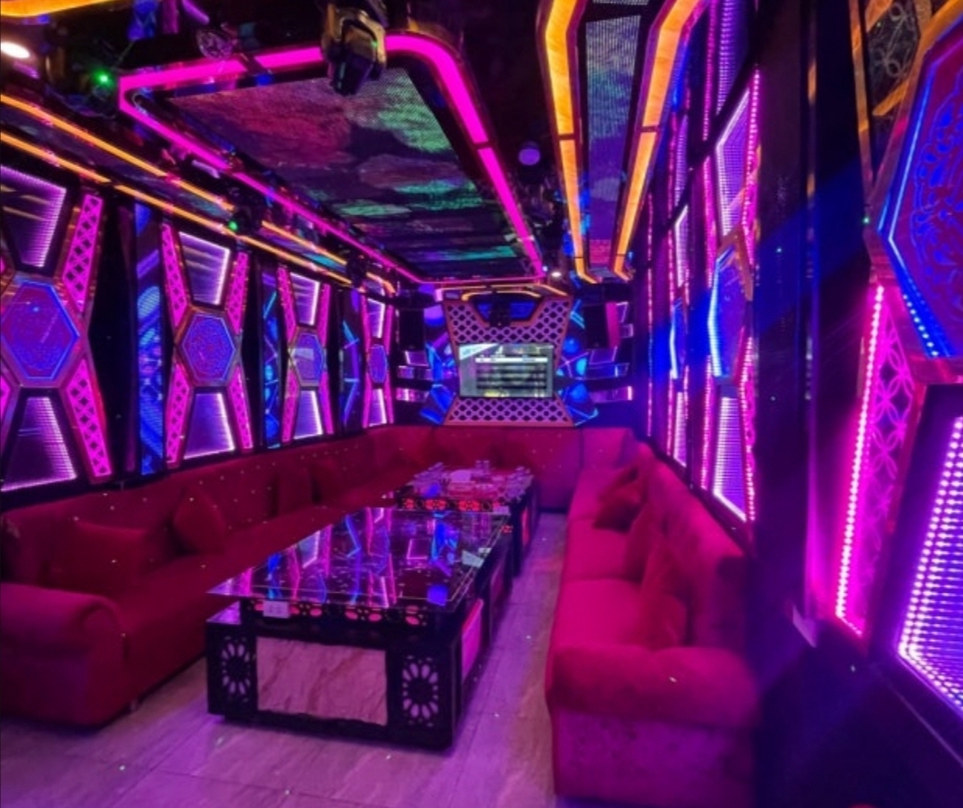 썸 가라오케 시그니처 룸